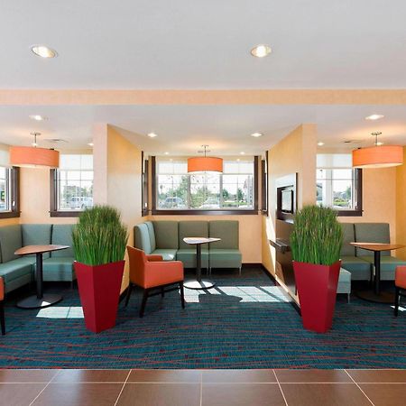 Residence Inn Bismarck North Exterior foto